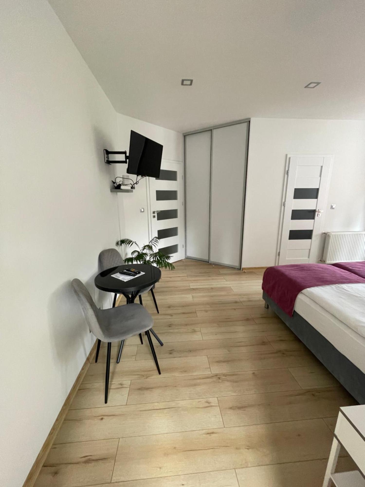 Apartament Przystanek Komuny Paryskiej - 3 M 1