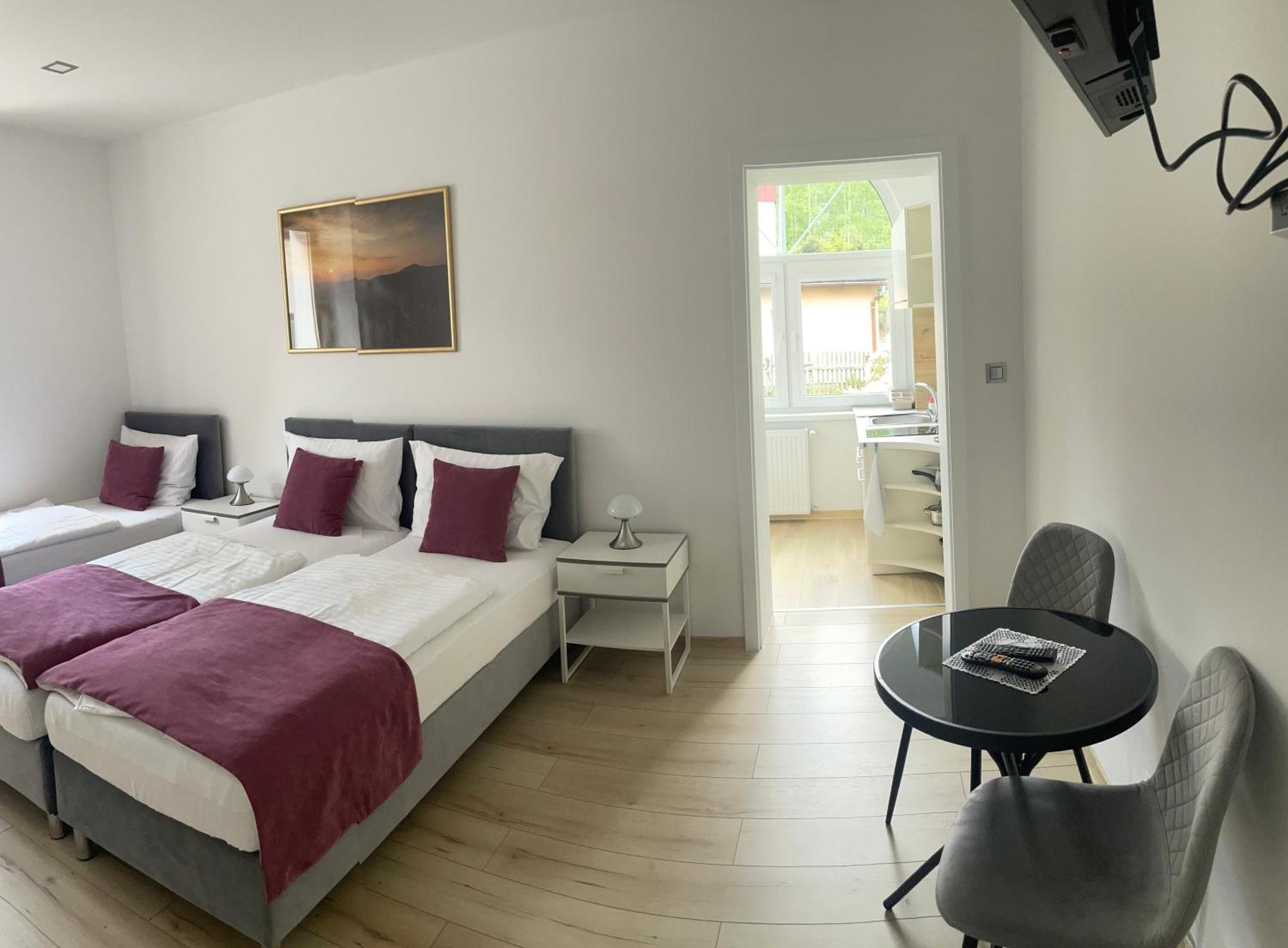 Apartament Przystanek Komuny Paryskiej - 3 M 1 *